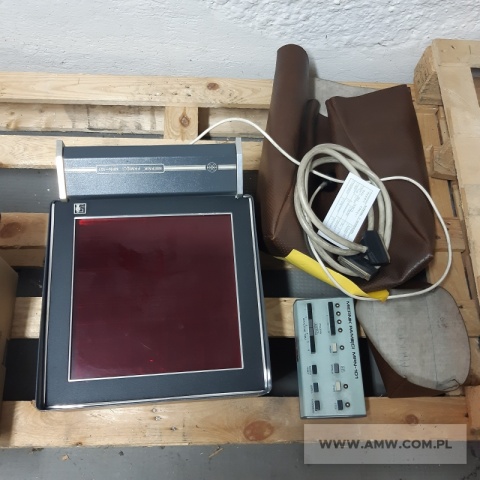 Sprzęt medyczny - pakiet zawierający 30 poz. asort. (wg oddzielnego wykazu), w tym m.in.: apteczki, defibrylator, aparaty, mierniki czasu reakcji itp. 